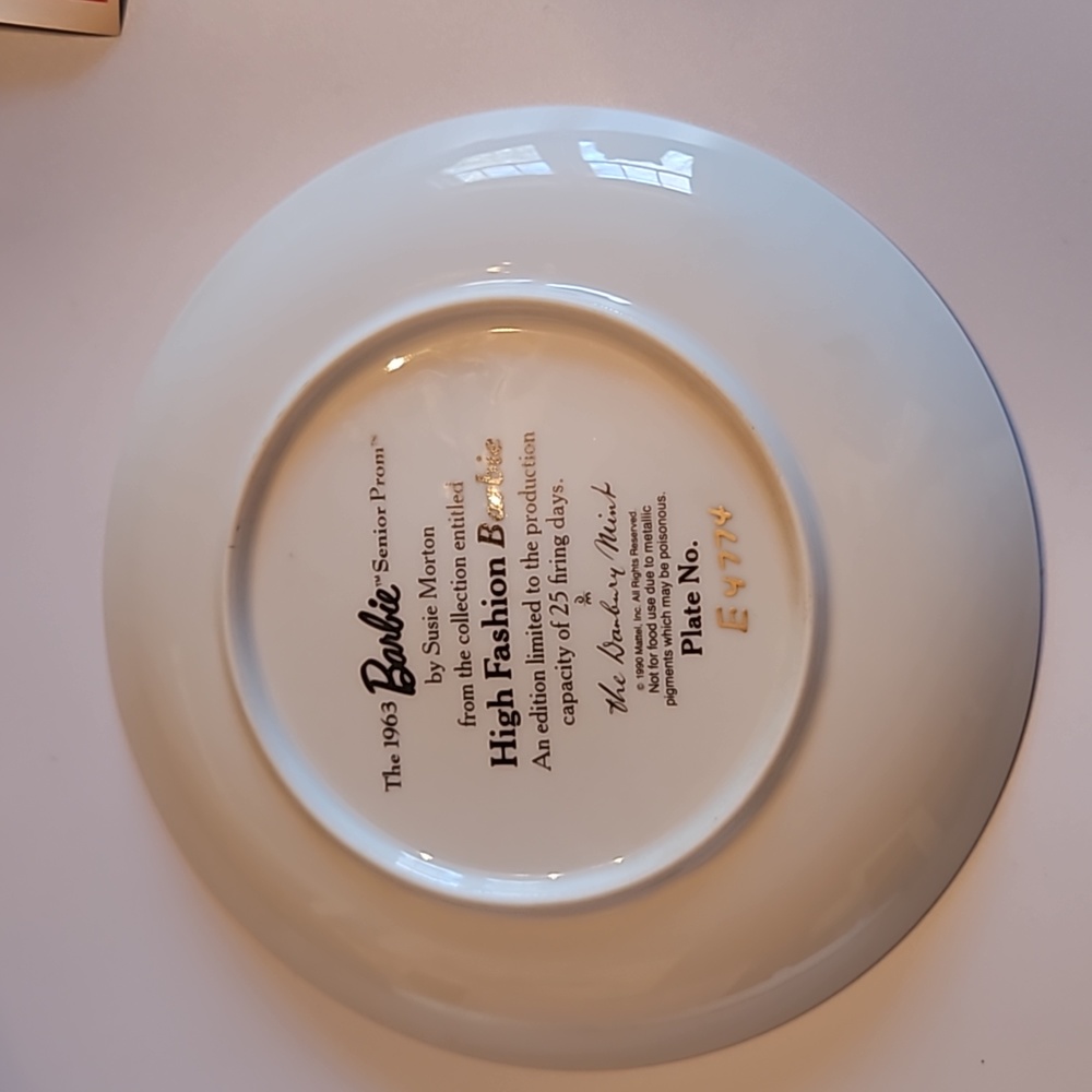 Barbie Senior Prom High Fashion Collectible Plate - Picture 3 of 3